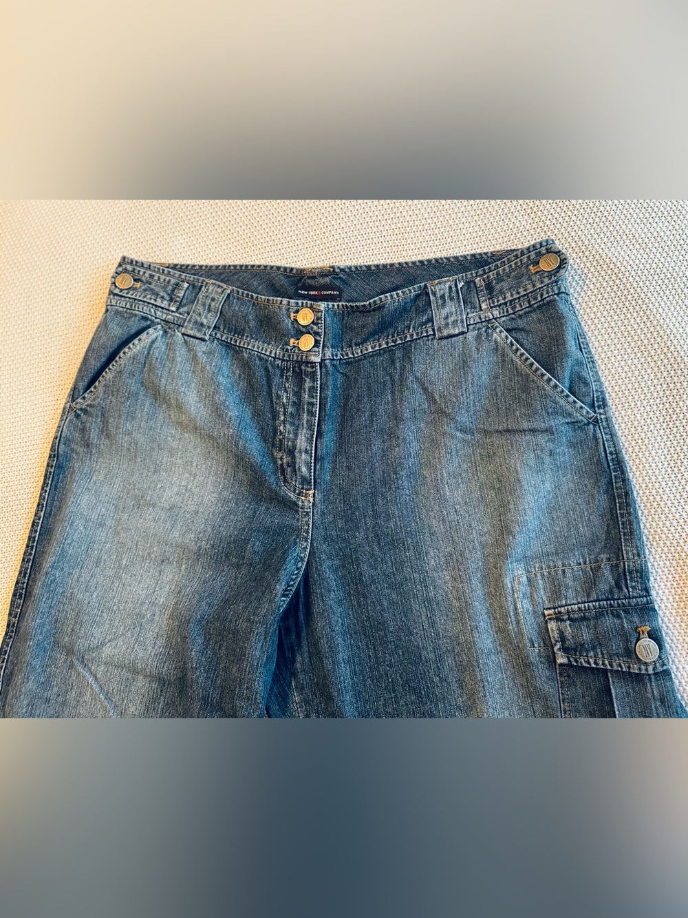 New York & Company Blue Cropped Wide-Leg Cargo Jeans - Picture 5 of 11